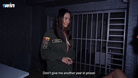 porno hd beautiful chick fucks to escape prison