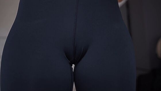 close up pussy cameltoe in leggings