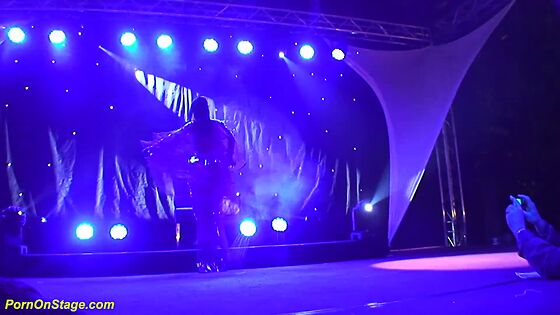 stage hot divas in latex xv hub