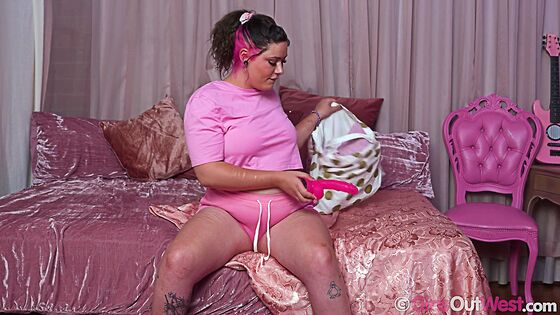 orgasm hot young babe masturbate green fishnet and buttplug in her tight ass amateur solo