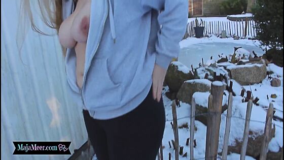 amateur mature nude outdoor