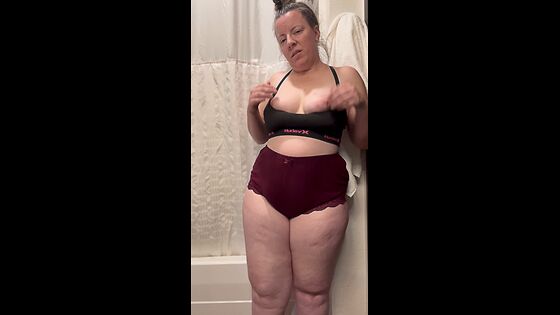 fantasy milf masturbates while sniffing panties