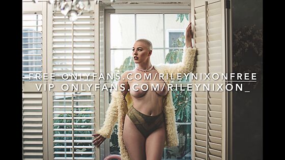 curvy riley nixon porn videos