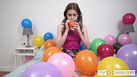 fingering pussy xvhub hot girl 18 year fingering