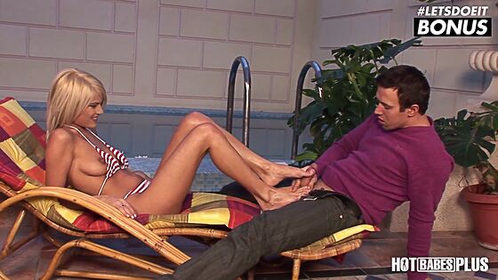 footjob xvhub maya and jasmine rouge feet fetish