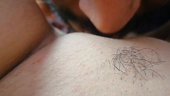 شرموطه مصريه مزة بجسم جاحد بزاز ملبن و كس نضيف تعرض و تقول تعال الحسلى و انزل بفمك porn videos